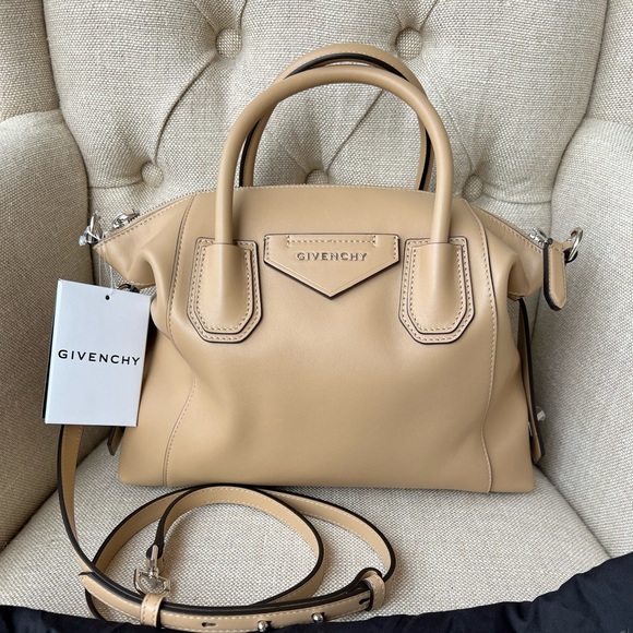 Givenchy Handbags - Authentic Brand New Givenchy Soft Antigona bag, small size